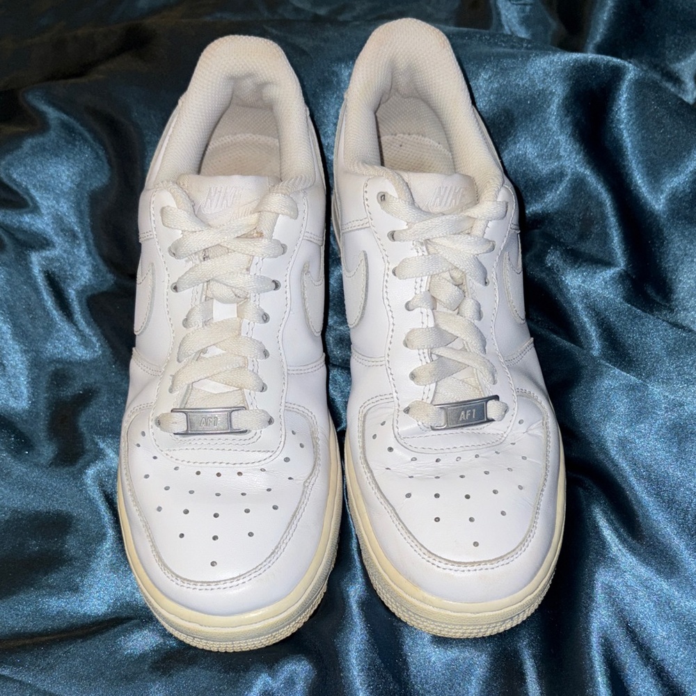 Nike Air Force 1 Triple White Low Woman's Sneakers Style Number-315115-112 Sz. 7 - Picture 6 of 14